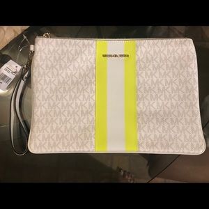 Michael Kors Large Wristlet/Pouch
